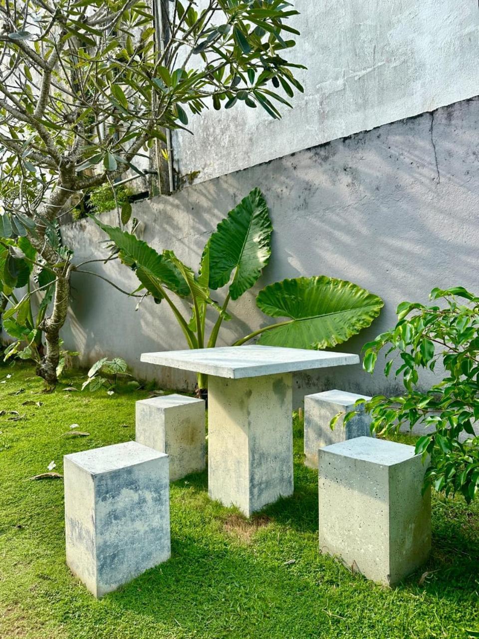 Villa Sunny Days Hikkaduwa Exterior photo