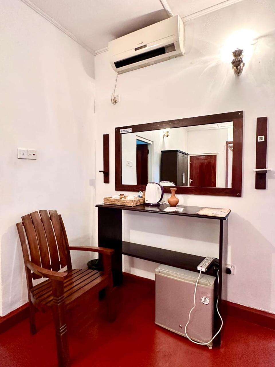 Villa Sunny Days Hikkaduwa Exterior photo